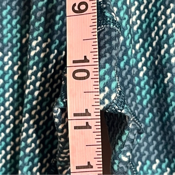 Nike Pro Women's Size Medium Green Geometric Print Dri-Fit Leggings - Picture 5 of 12